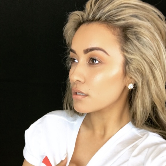 Meet your Posher, Lycette - Picture 1 of 1